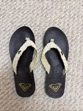 Roxy Women's Braided Thong Sandals in Cream and Brown